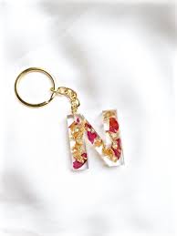 Limited Edition Key Rings Letters Resin Figures With Inclusion Of Dried Flower Petals And Gold Or Copper Leaves Porte Cle Artisanat Resine Resine Cristal