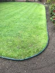 Create beautiful landscape edging just the way you want them. Green Lawn Edging Tile 1m Wickes Co Uk