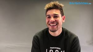 The best gifs of raphael guerreiro on the gifer website. Entweder Oder Mit Raphael Guerreiro Youtube