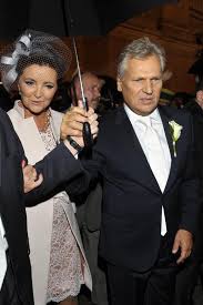 Jolanta kwaśniewska jest urodzoną dyplomatką. Jolanta I Aleksander Kwasniewscy Na Slubie Corki Slub Aleksandry Kwasniewskiej I Kuby Badacha Newsy Zdjecie 9 Polki Pl