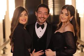 ممثلة مصرية شابة ابنة الفنان احمد زاهر لها اخت وهي ملك أحمد زاهر.ليلى احمد زاهر احدث اعمالها مسلسل الفتوة عام 2020 ظهرت. Ø¥Ø·Ù„Ø§Ù„Ø© Ù„ÙŠÙ„ÙŠ Ø§Ø­Ù…Ø¯ Ø²Ø§Ù‡Ø± ÙÙŠ Ø²ÙØ§Ù Ø¯ÙŠÙ†Ø§ Ø¯Ø§Ø´ ØªØ®Ø·Ù Ø§Ù„Ø£Ù†Ø¸Ø§Ø± Ù…Ø¬Ù„Ø© Ø§Ù„Ø¬Ù…ÙŠÙ„Ø©