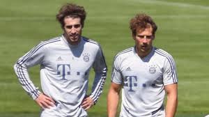 🔴 abonniert jetzt unseren kanal und. Fcb Positive Corona Tests Bei Goretzka Und Martinez Sport Sz De