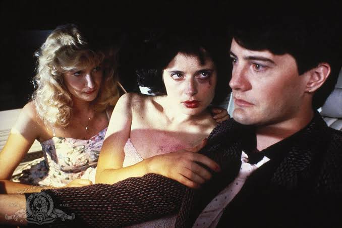 Blue Velvet Explained | In Dreams I Walk With You - Film Colossus
