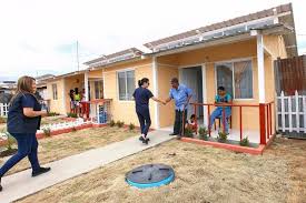 Venta de casas de bienes raíces en ecuador, se vende una casa en cotacachi sector cuicocha centro, conjunto ilalo gardens (sector el tingo), se vende casa en ecuador, 2 casas en perfecto estado con. Ecuador Emite Un Bono Social Para Vivienda Por 400 Millones Para Financiar Hipotecarios Economia Noticias El Universo