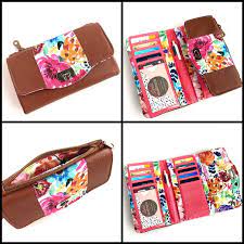 There is a zipper to keep change and loose items safe and there are plenty of ways this wallet can be customized. Marilyn Wallet Pdf Sewing Pattern Linds Handmade Designs Diy Etsy Trifold Wallet Pattern Wallet Sewing Pattern Wallet Pattern