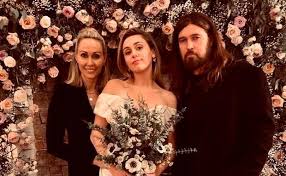 We did not find results for: Miley Cyrus Hochzietskleid Vivienne Westwood Hat S Designt Woman At