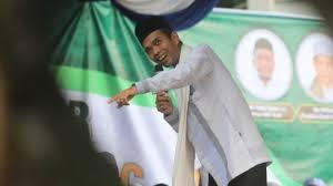Uas akan menikah lagi, unggahan mantan istri tanggapi soal 'rujuk' jadi sorotan. Heboh Kabar Ustaz Abdul Somad Akan Menikah Lagi Sosok Calon Istri Disorot Suara Kalbar