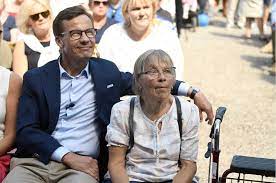 Ulf hjalmar ed kristersson (born 29 december 1963) is a swedish politician who has served as leader of the opposition and leader of the moderate party since 2017. Ulf Kristerssons Mamma Karin Dod Aftonbladet