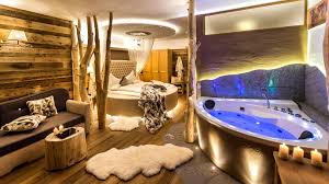 4 zimmer, balkon, bad mit badewanne und gäste wc. Spa Suite Luxusurlaub In Sudtirol Kastelruth