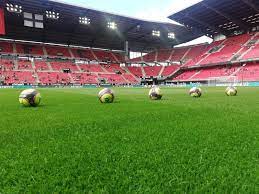 Rennes reçoit les italiens du torino pour un match amical à suivre à partir de 18 heures grâce à un partenariat entre france bleu armorique . E5yu4bg1bxbam