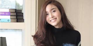 Maybe you would like to learn more about one of these? Perkenalkan Nong Poy Transgender Tercantik Di Dunia Sooperboy Com