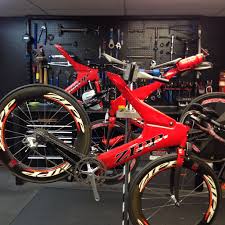a limited collection of ultra rare zipp 3001 bikes at triathlon lab the one in the back is brand new never built w 3 drop out options 2 beams an 自転車 ロードバイク