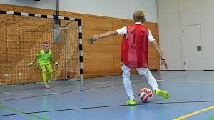 Dagegen ist futsal in deutschland noch wenig bekannt. Torschuss In Der Halle Dfb Deutscher Fussball Bund E V