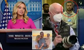 Bessette first met john f. Kayleigh Mcenany S Maskless Husband Gets Into Confrontation Withtrump S Favorite Photographer Daily Mail Online