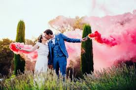 Son style naturel, ses photos prises sur le vif en. Photographe Mariage Avignon Floriane Caux Lifestyle Funky Wedding Photographer