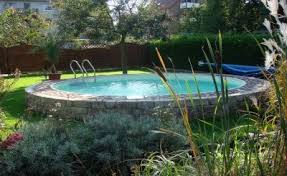 Bildimpressionen Pool Und Schwimmbad Selber Bauen Ein Pool Aus Dem Munsterland Pool Im Sonnenschein Naturschwimmbader Pool Uber Dem Boden Vorratstank Pool