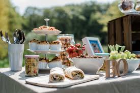 Geburtstag mädchen / 16 fantastische ideen fur eine 16 geburtstag party : Sweet 16 Geburtstag Candybar Bufett Picknick Geburtstagsparty Geburtstagstisch Geschenke Geschenketisch Sweetsixteen 16 Geburtstag Geburtstagstisch Geburtstag