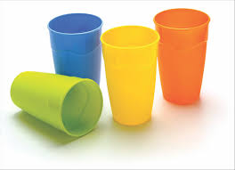 Resultado de imagem para copos de plastico