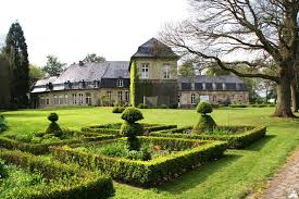 Le Chateau D En Haut A Jenlain Nord Pays De Sambre Avesnois Les Regions De France Calais Pays