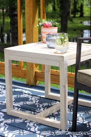 I don't use any pocket holes for this build, but because i still want to use some screws, the glue will help me for the next step. Simple 10 Diy Outdoor Side Table Toolbox Divas