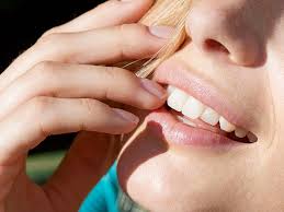 The teeth are loose because the bacteria in dental plaque and the body's reaction to inflammation are destroying the bone and other tissues that hold the teeth in the jaw. All The Reasons Your Teeth Could Be Shifting According To Dentists Newbeauty