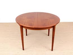 Round danish extendable teak dining table, 1960s midcentury modern teak dining table with two extension leaves. Mid Century Modern Scandinavian Round Dining Table In Teak 4 8 Seats Galerie Mobler
