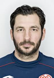 Nach niko kovac und achim beierlorzer muss auch bei mainz 05 der trainer gehen. Schwarz Sieht Rot Mainz 05 Trennt Sich Von Trainer Sensor Magazin Mainz