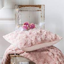 pin op roze