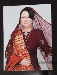 Cara tunaikan cek maybank di kaunter / elih japaha. Bringing The Shine Back To A Disappearing Heritage