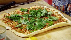 Tyrkisk Pizza Lahmacun Oppskrift Pizza Oppskrifter Matoppskrifter Mat Og Drikke