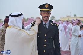 (الساعة العاشرة صباحاً من يوم الثلاثاء 1441/‏11/‏9 الموافق 2020/‏6/‏30. Ø¨Ø§Ù„ØµÙˆØ± Ø§Ù„Ø£Ù…ÙŠØ± Ù…ØªØ¹Ø¨ Ø¨Ù† Ø¹Ø¨Ø¯Ø§Ù„Ù„Ù‡ ÙŠØ±Ø¹Ù‰ Ø­ÙÙ„ ØªØ®Ø±ÙŠØ¬ Ø§Ù„Ø¯ÙØ¹ØªÙŠÙ† 28 Ùˆ33 Ù…Ù† ÙƒÙ„ÙŠØ© Ø§Ù„Ù…Ù„Ùƒ Ø®Ø§Ù„Ø¯ Ø§Ù„Ø¹Ø³ÙƒØ±ÙŠØ© ØµØ­ÙŠÙØ© ØµØ¯Ù‰ Ø§Ù„Ø§Ù„ÙƒØªØ±ÙˆÙ†ÙŠØ©