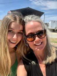 Eyeliner to match other eye after crying