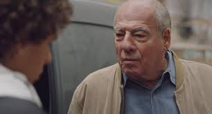 Le 31 mai dans plus belle la vie, patrick est confronté à celui qui a abusé de lui pendant qu'emilie se rapproche dangereusement d'olivier dans le but de sauver son père. Exclu Plus Belle La Vie Roland De Retour Et Mourant Lea Remet Ca Avec Jean Paul Infos Pblv Stars Actu