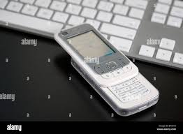 Nokia 6110 Navigator with keyboard in ...
