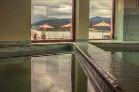 Contact direct cu proprietarul si rezervare fara comision. Hotel Fishermans Resort Colibita Romania Montana Cazare Pensiuni Vile Turism