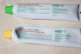 Selain mengganggu penampilan, jerawat terkadang menimbulkan rasa sakit yang bisa membuat anda merasa tidak nyaman. Mentholatum Acnes Spot Care Mentholatum