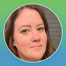 Alana Weeks's Instagram, Twitter & Facebook