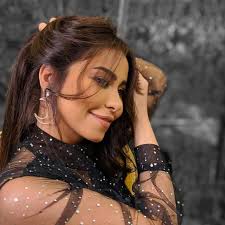 انتي أستاذة فن وانا بتعلم وكانت بلقيس سبق وأعلنت أنها رفعت قضية خلع على زوجها سلطان عبد اللطيف، ولم توضح أسباب قرار الانفصال. Ø´ÙŠØ±ÙŠÙ† Ø¹Ø¨Ø¯ Ø§Ù„ÙˆÙ‡Ø§Ø¨ ØªØºÙ†ÙŠ Ø¨Ø§Ù„Ù„Ù‡Ø¬Ø© Ø§Ù„Ù„Ø¨Ù†Ø§Ù†ÙŠØ© Ù„Ù€ Ù†Ø§Ø¯ÙŠÙ† Ù†Ø¬ÙŠÙ… ÙÙŠ Ø±Ù…Ø¶Ø§Ù† 2019 Ù…Ø¬Ù„Ø© Ø³ÙŠØ¯ØªÙŠ