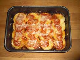 Per preparare gli gnocchi alla romana al sugo, per prima cosa metti in una pentola: Gnocchi Alla Romana Rivisitati Sapori Dissapori