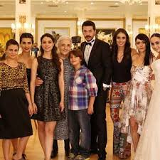 Kara Para Ask Elif Tattoo Buscar Con Google Turkish Film Kara Turkish Actors
