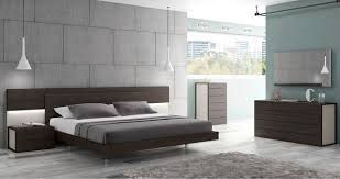 Es beinhaltet ein bett, 2 nachttische. Maia Modern Bedroom Set Wenge Light Grey 6531 44 Minimalistisch Schlafzimmer New York Von Modern Furniture Bay Houzz