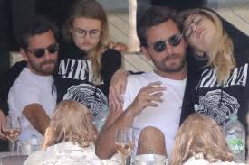 Jun 21, 2021 · scott disick & amelia hamlin's cutest pics. Scott Disick Pictured With Fourth Girl In Cannes After Bella Thorne Ex Chloe Bartoli And Blogger Maggie Petrova Mirror Online