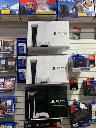 Beyond games, we're also seeing the ps5 bundled with other treats and temptations. Ps5 Box In Gamestop Austria Ps5
