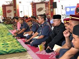 Terletak di kompleks otomobil,seksyen 15 shah alam lokasi yang strategik,di kawasan pusat bandar shah alam mudah. 6 Anggota Bomba Maut Dalam Misi Mencari Menyelamat Mangsa Lemas Di Puchong
