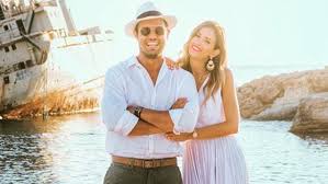 Έχει τρομερή αδυναμία στην αδερφή του. Eidhseis Me 8ema Sabbas Poympoyras Yupiii Gr