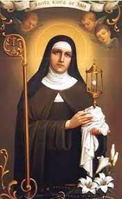 Memoria de santa clara, virgen, que, como primer ejemplo de las damas pobres de la orden de los hermanos menores, siguió a san francisco, llevando una áspera vida en asís, en la umbría, pero, en cambio, rica en obras de caridad y de piedad. Santa Clara De Asis Clare Of Assisi St Clare S Catholic Saints