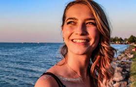 Tinne oltmans geeft in story toe dat ze ten tijde van ghost rockers weleens geconfronteerd werd met grensoverschrijdend gedrag. Tinne Oltmans Over Haar Bikinifoto Nee Ik Ben Absoluut Niet Zwanger Metro Krant