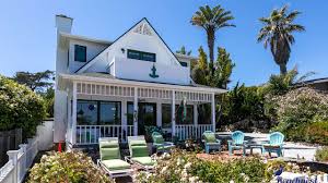 We have a variety of beach houses to choose from: Brown S Beach House Santa Cruz Ca 4 Bedroom Vacation Home Rental 151212 Find Rentals