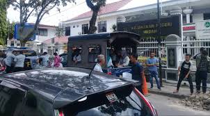 Maybe you would like to learn more about one of these? Kemelut Pd Pasar Karyawan Dan Phl Turun Ke Jalan Inilahmedan Com