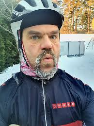 3 below zero but beautiful sky and going to work by bike.